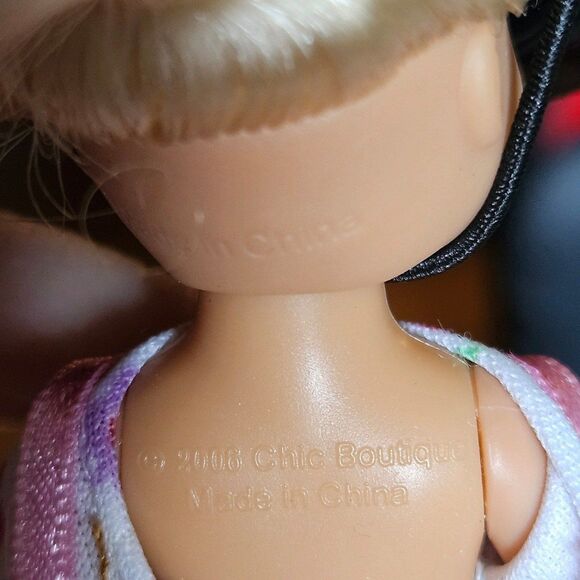 Small Cowgirl Barbie Chic Boutique 2006 - Picture 7 of 7